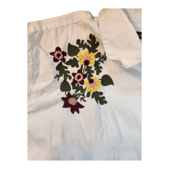 BooHoo button up woman's shirt white with embordered flowers sz 14 - Picture 3 of 14